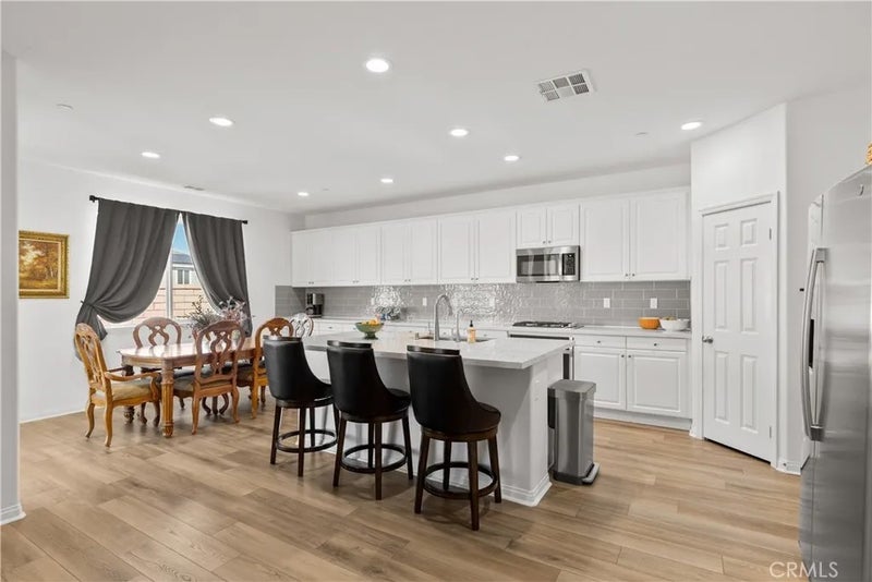 30290 Roebuck Court