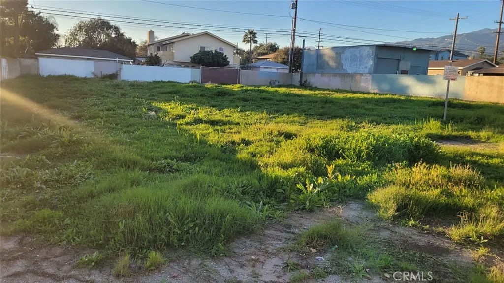 227 N Azusa