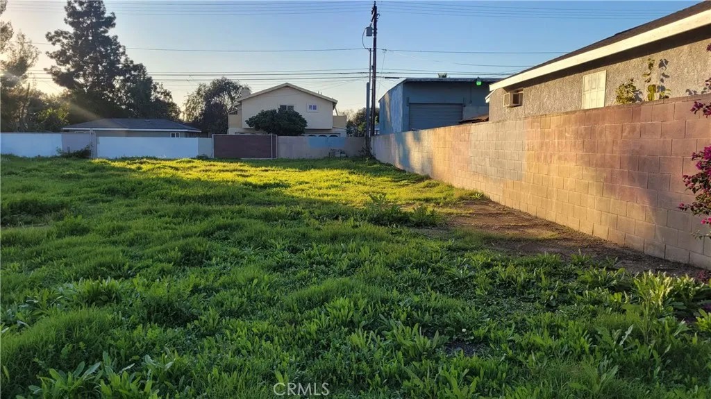 227 N Azusa