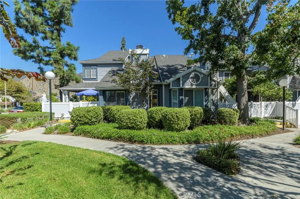 338 Monroe Ct