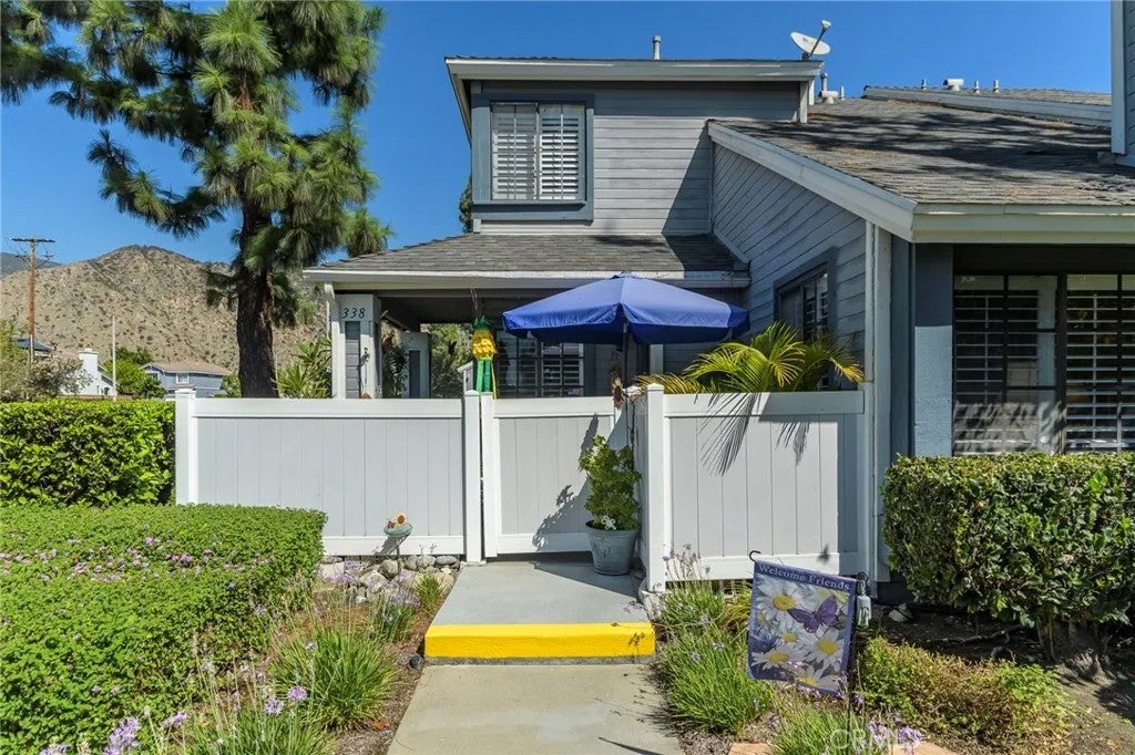 338 Monroe Ct