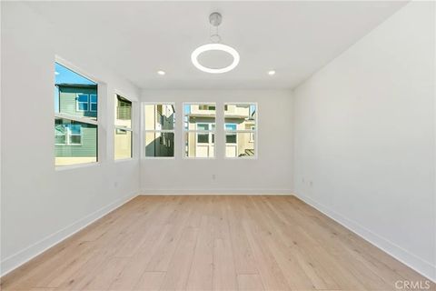 Tiny photo for 322 Proctor, Irvine, CA 92618 (MLS # OC25274981)