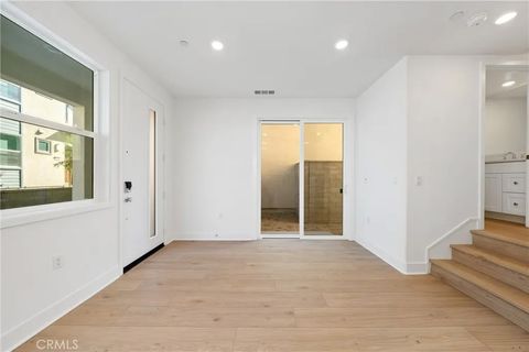 Tiny photo for 322 Proctor, Irvine, CA 92618 (MLS # OC25274981)