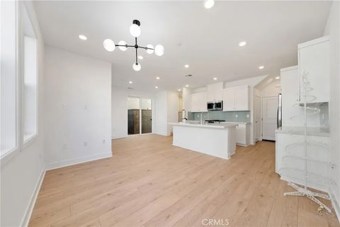 Tiny photo for 322 Proctor, Irvine, CA 92618 (MLS # OC25274981)