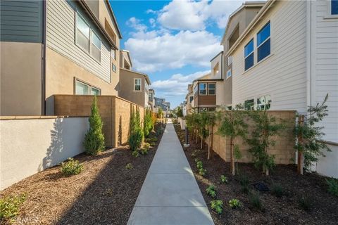 Tiny photo for 322 Proctor, Irvine, CA 92618 (MLS # OC25274981)