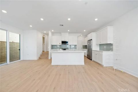 Tiny photo for 322 Proctor, Irvine, CA 92618 (MLS # OC25274981)