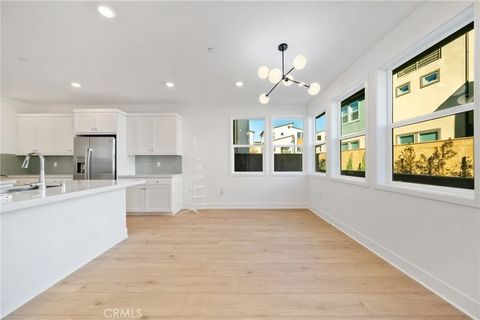 Tiny photo for 322 Proctor, Irvine, CA 92618 (MLS # OC25274981)