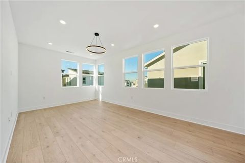 Tiny photo for 322 Proctor, Irvine, CA 92618 (MLS # OC25274981)