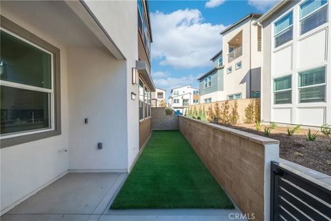 Tiny photo for 322 Proctor, Irvine, CA 92618 (MLS # OC25274981)