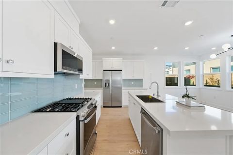 Tiny photo for 322 Proctor, Irvine, CA 92618 (MLS # OC25274981)