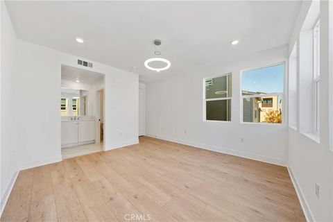 Tiny photo for 322 Proctor, Irvine, CA 92618 (MLS # OC25274981)