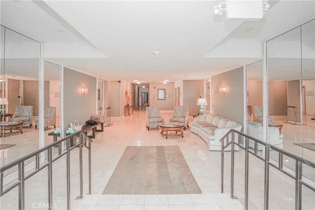 400 S La Fayette Park Pl #314