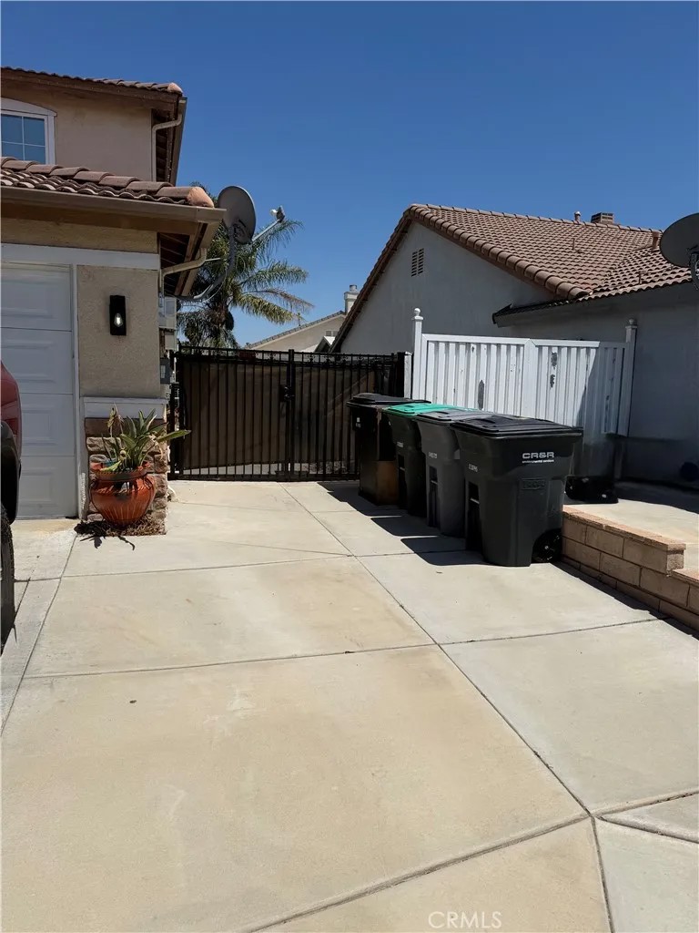 1600 Hickory Wood
