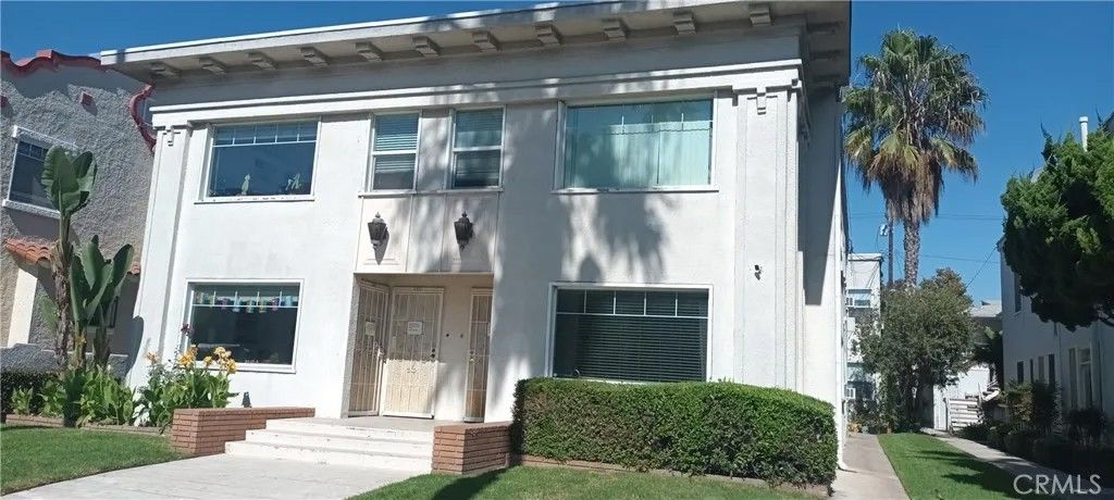 Photo of 1513 E Ocean Avenue, Long Beach, CA 90802 (MLS # OC26104080)