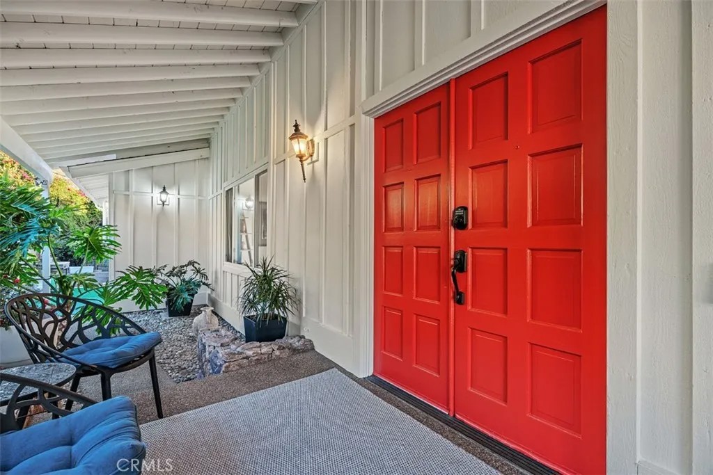 775 Old Oak Ridge