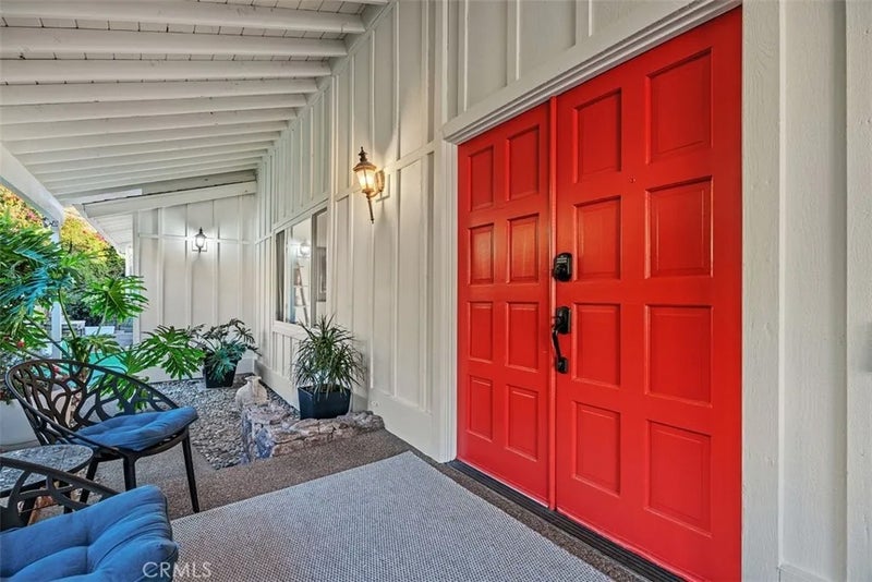 775 Old Oak Ridge
