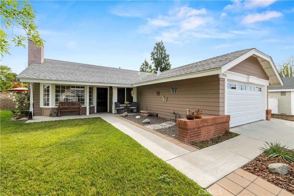 Photo of 27814 Santa Clarita Road, Saugus, CA 91350 (MLS # SR26064350)