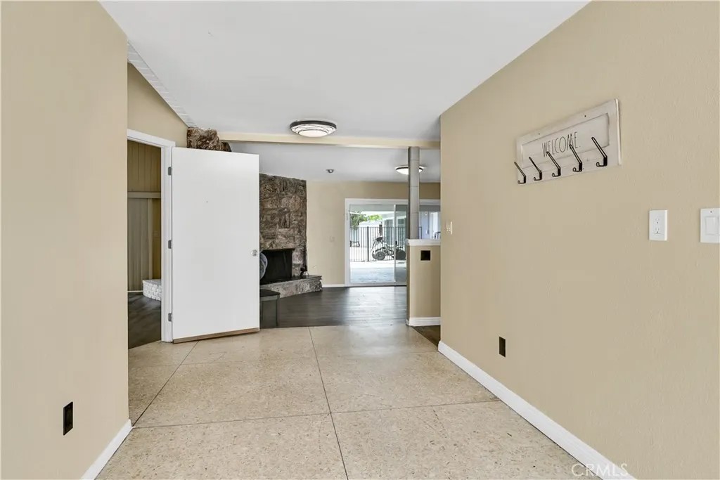 2550 W Rowland Avenue
