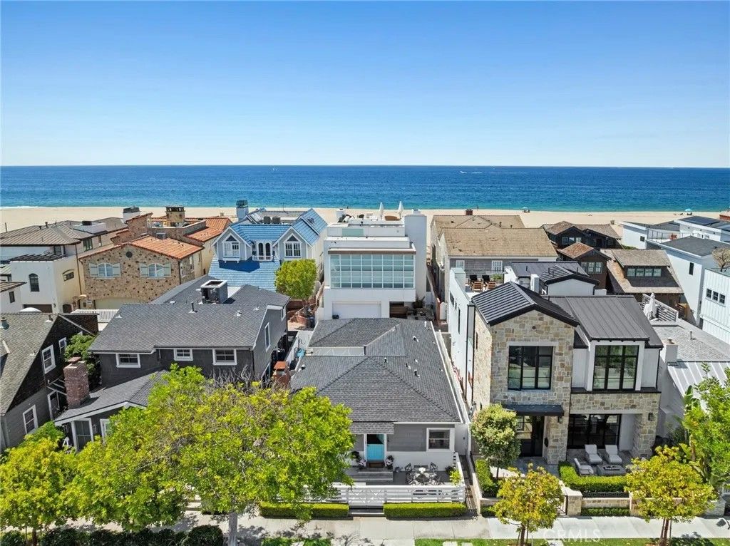 Photo of 2049 E Ocean Boulevard, Newport Beach, CA 92661 (MLS # NP26113097)