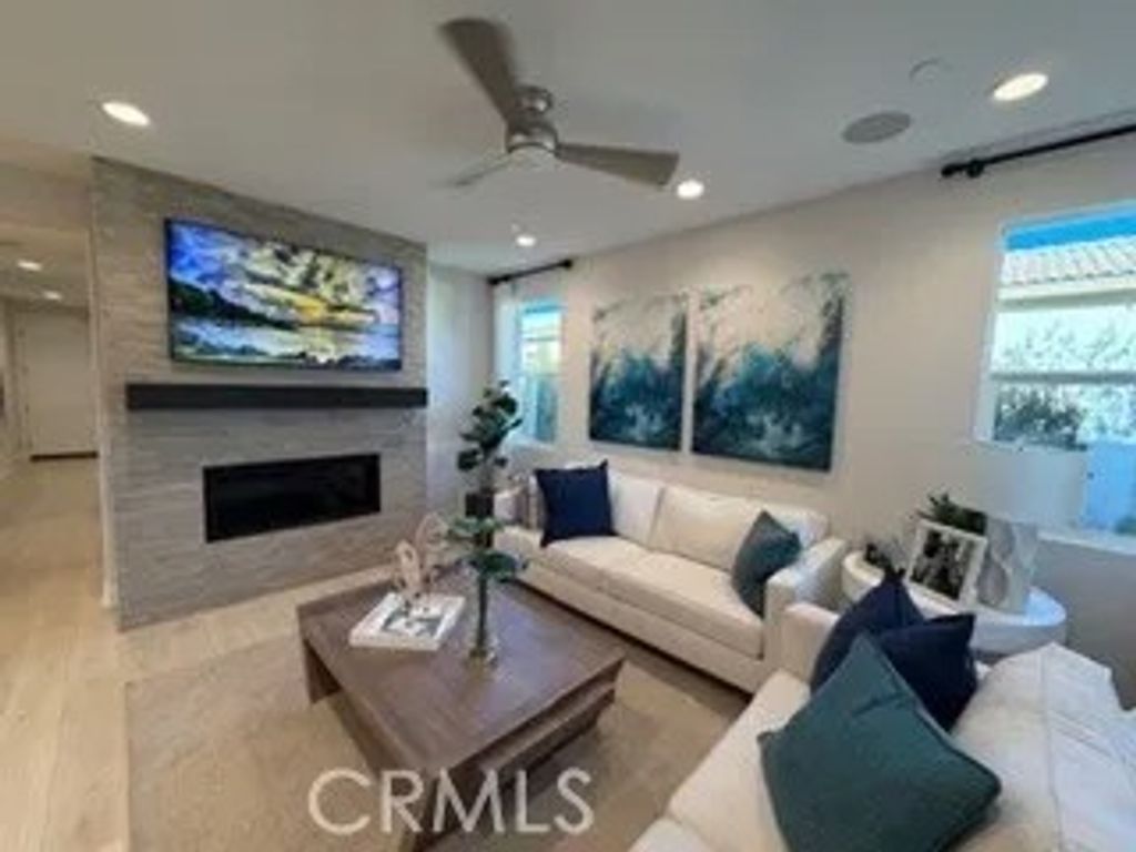 Photo of 395 Knotgrass Street, Hemet, CA 92543 (MLS # IG26008829)