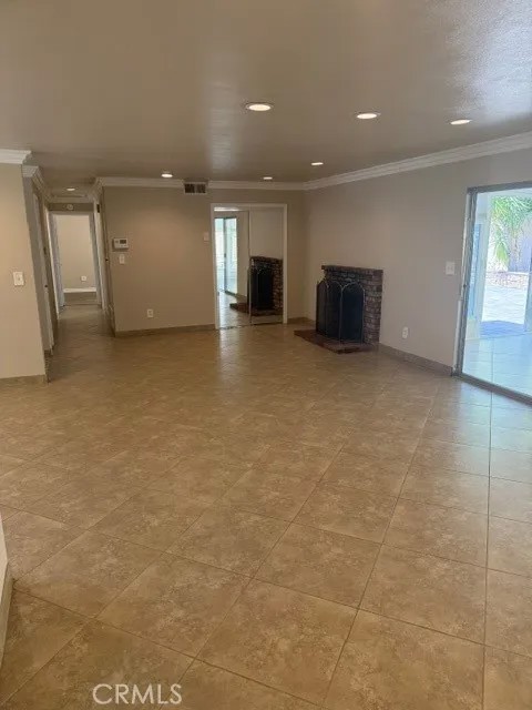 1560 N Vista