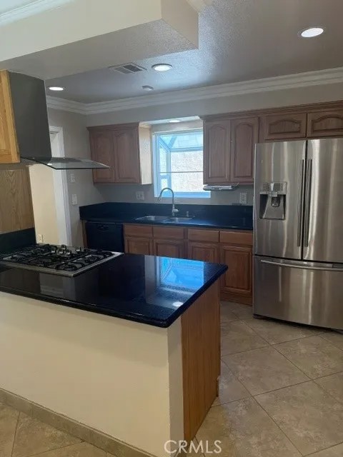 1560 N Vista
