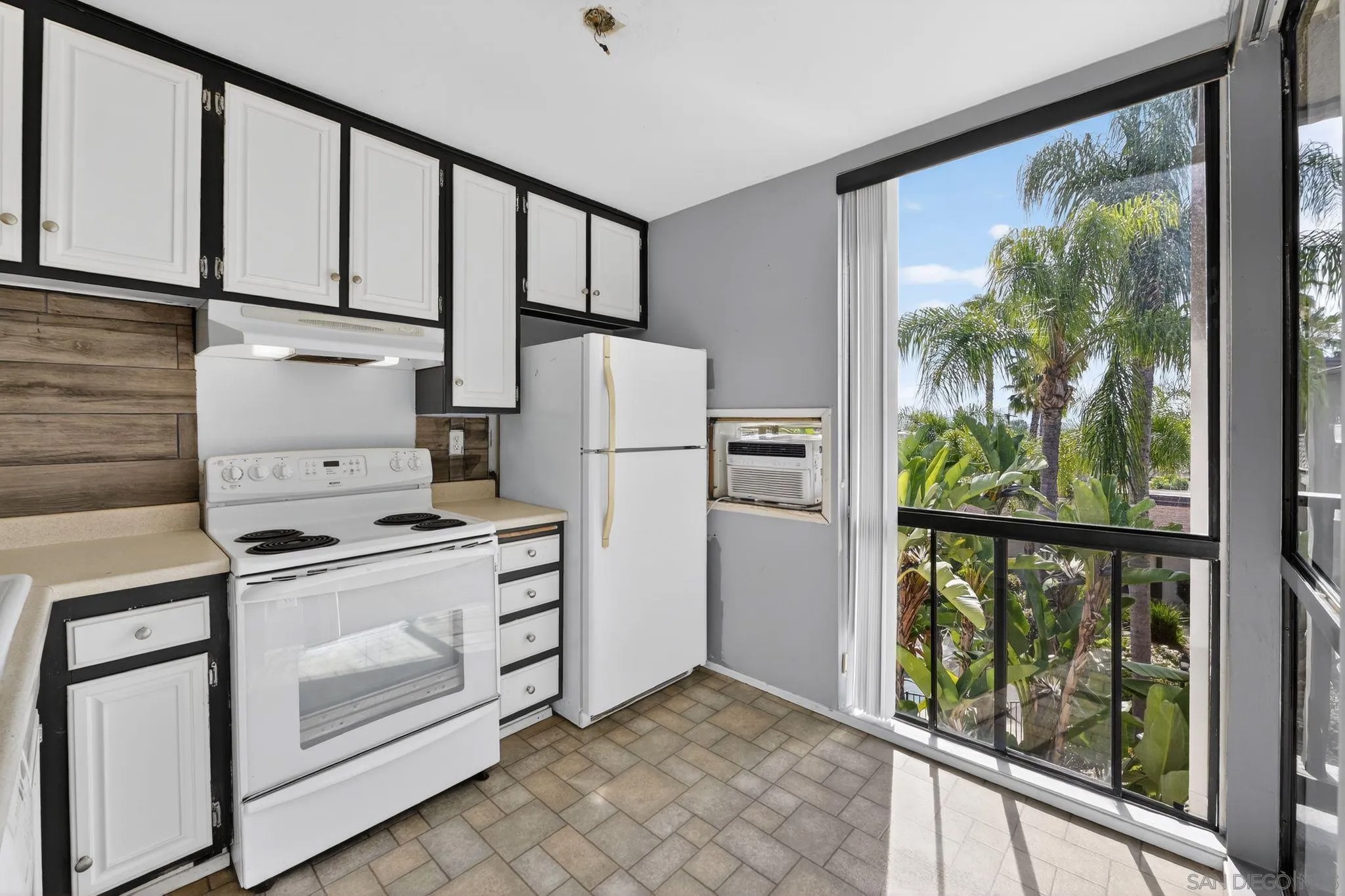 6924 Hyde Park Dr 319