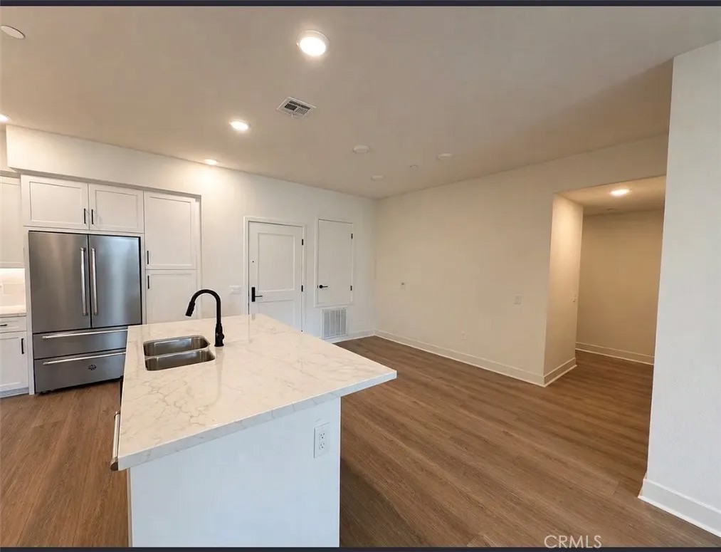 414 Main St Unit 210