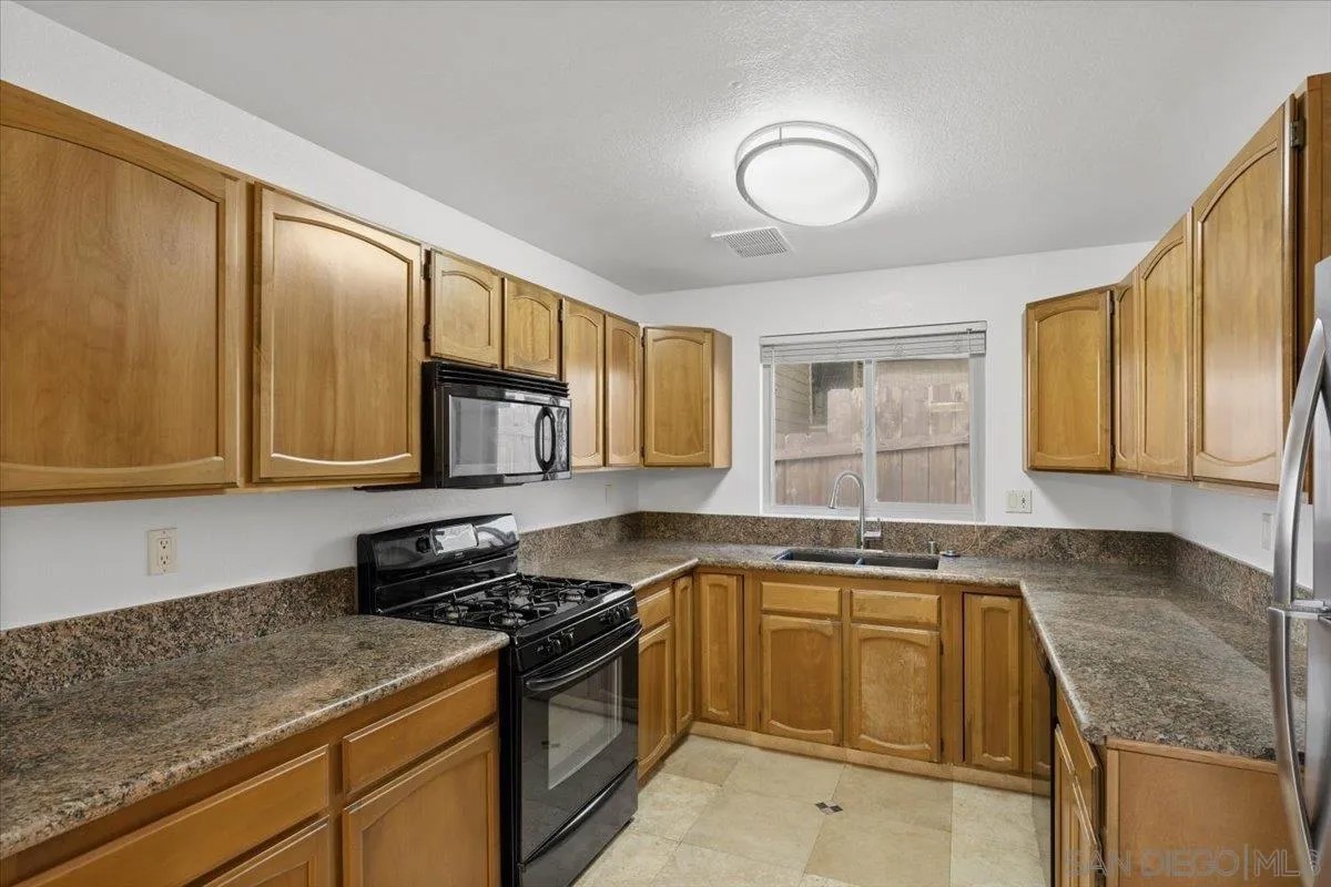 3044 Oliphant St Unit A A