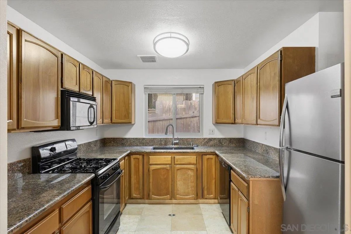 3044 Oliphant St Unit A A