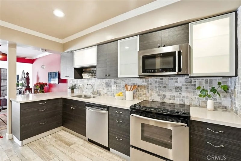 4807 Woodley Avenue 303