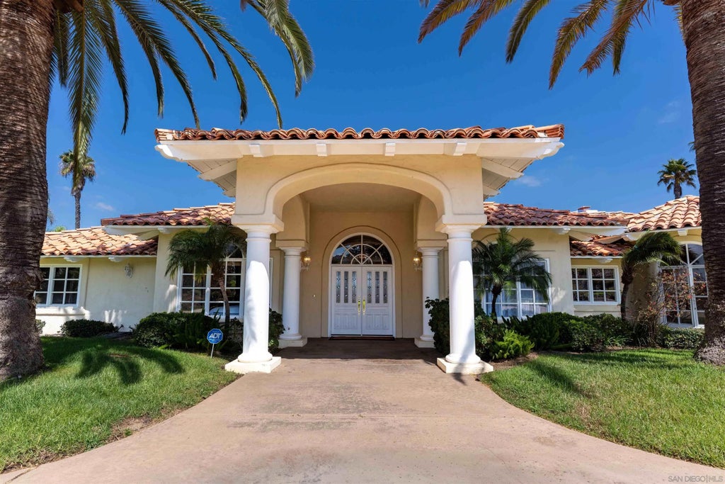 Photo of 31396 Lake Vista Circle, Bonsall, CA 92003 (MLS # 260023177)
