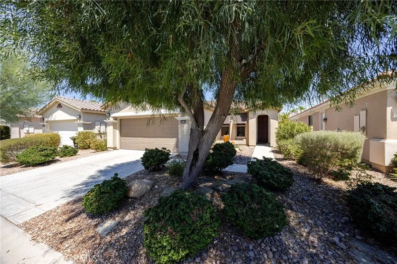 80554 Avenida Camarillo