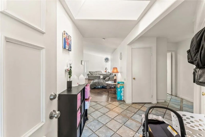 955 Peacock Dr