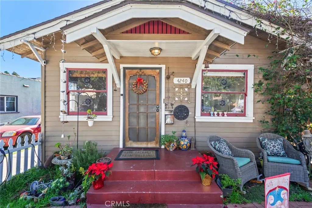 4240 E 15th