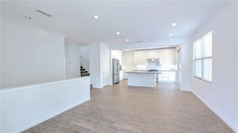 85 Thornhurst