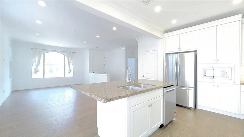 85 Thornhurst