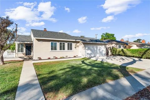 Photo of 601 W Southgate Avenue, Fullerton, CA 92832 (MLS # PW25245869)