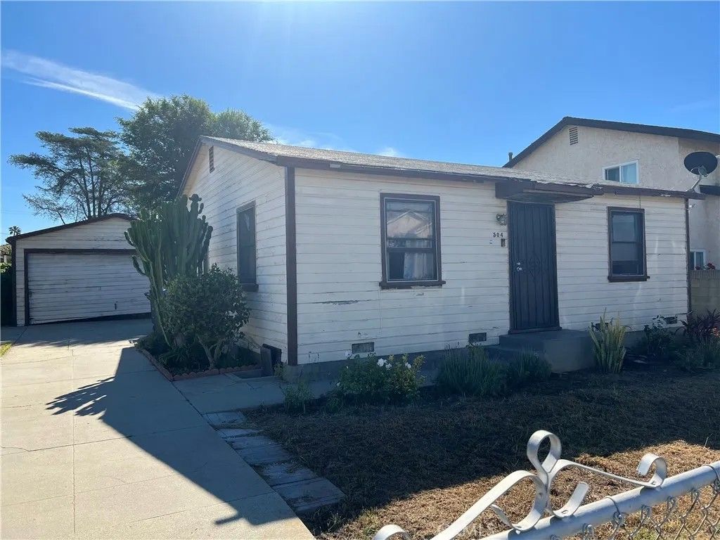 Photo of 504 Orange Ave, Monterey Park, CA 91755 (MLS # PW26074692)