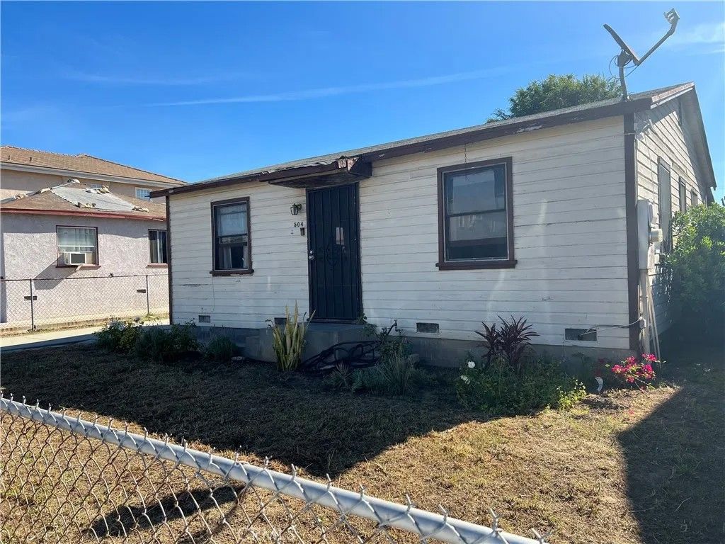 Photo of 504 Orange Ave, Monterey Park, CA 91755 (MLS # PW26074692)