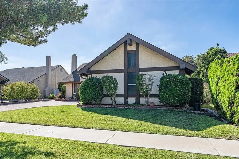 13434 Reva Circle