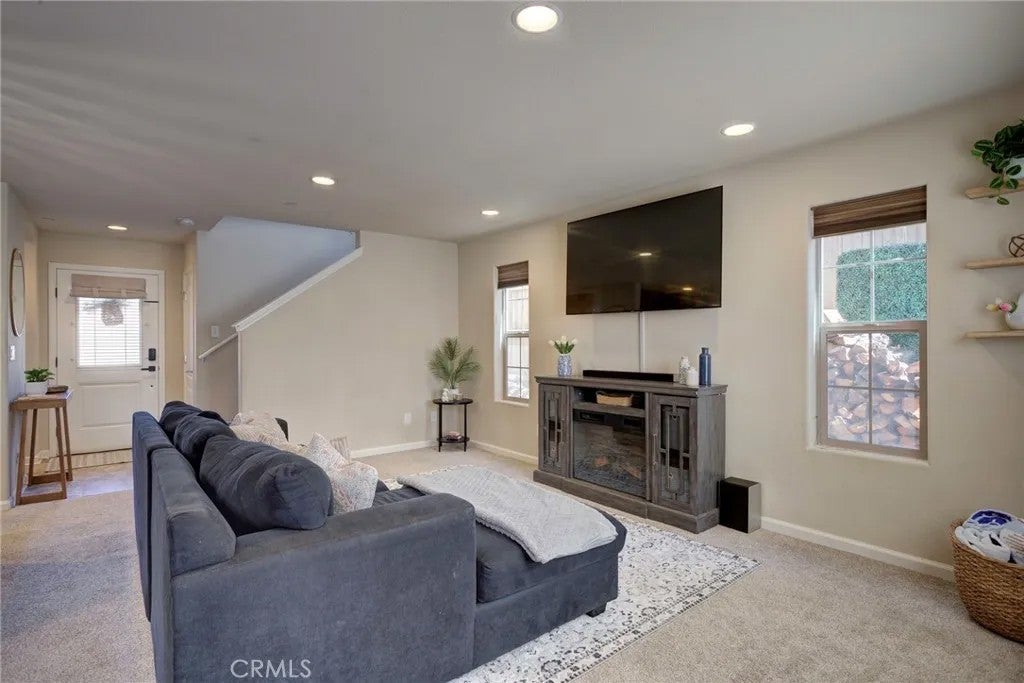 570 River Oaks Drive