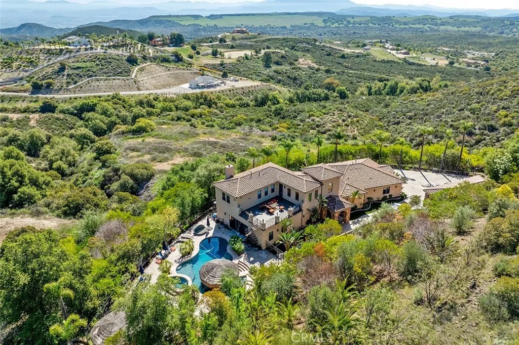 21128 Via Los Laureles