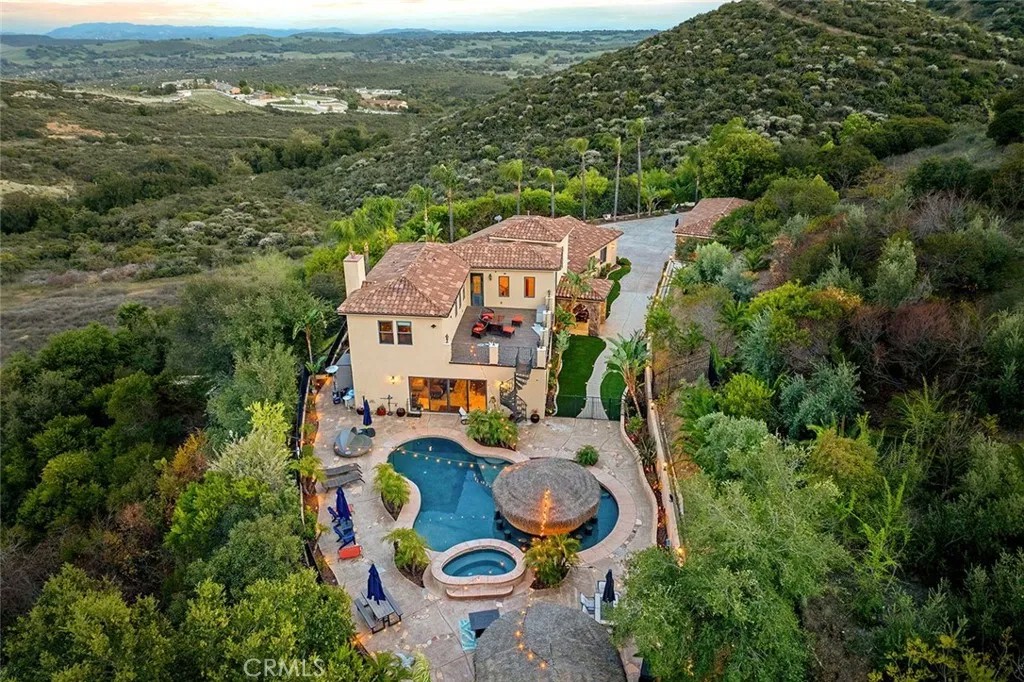 21128 Via Los Laureles