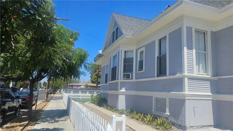 1540 W 28th