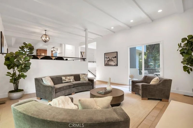 4148 Sunswept Drive