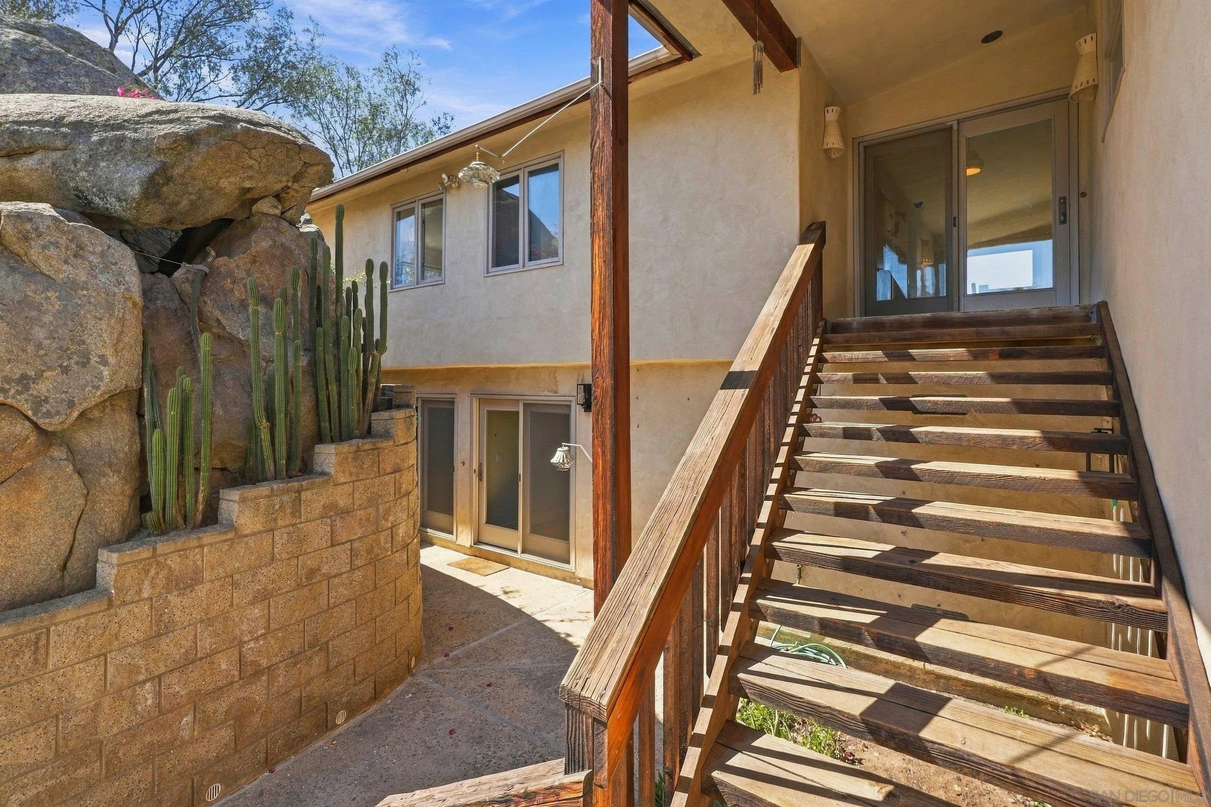 16541 Highland Valley Rd