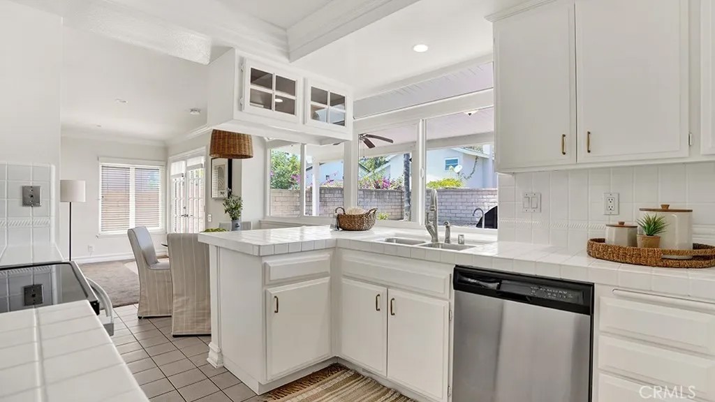 22995 Ashwood