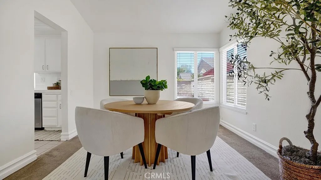 22995 Ashwood