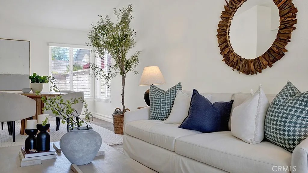 22995 Ashwood